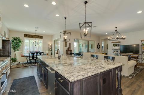 1077 E Knightsbridge Way, Gilbert, AZ 85297 photo 10