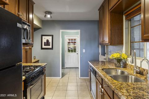 2049 E Mulberry Dr, Phoenix, AZ 85016 photo 5