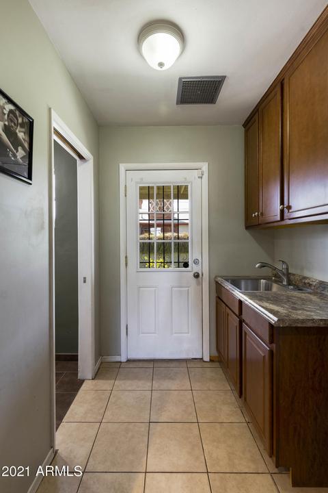 2049 E Mulberry Dr, Phoenix, AZ 85016 photo 8