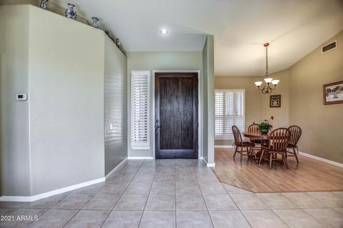 933 E Desert Flower Ln, Phoenix, AZ 85048 photo 5