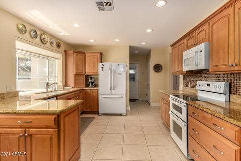 3702 E Highland Ave, Phoenix, AZ 85018 photo 9