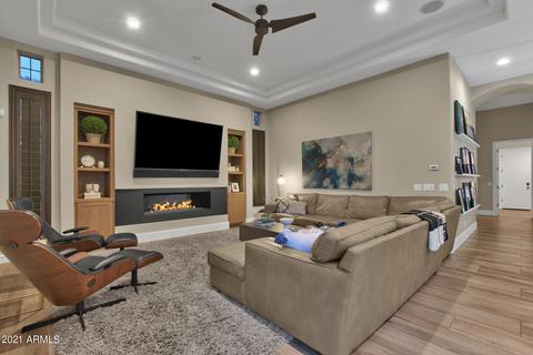 233 E Bridgeport Pkwy, Gilbert, AZ 85295 photo 4