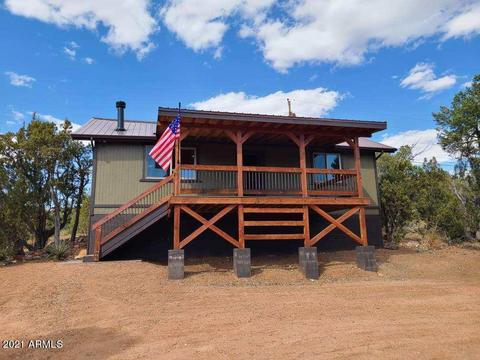 1956 Aspen Ln, Overgaard, AZ 85933