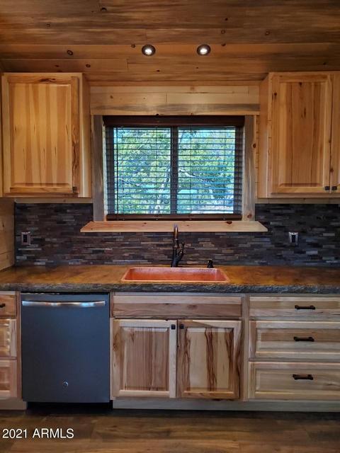 1956 Aspen Ln, Overgaard, AZ 85933 photo 9