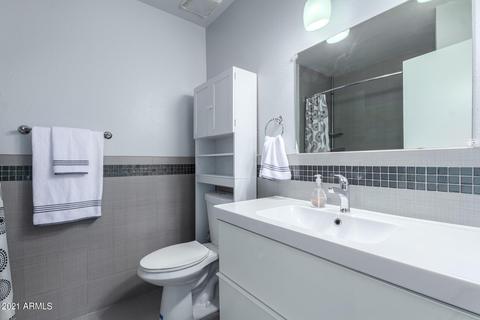 3216 W Echo Ln, Phoenix, AZ 85051 photo 9