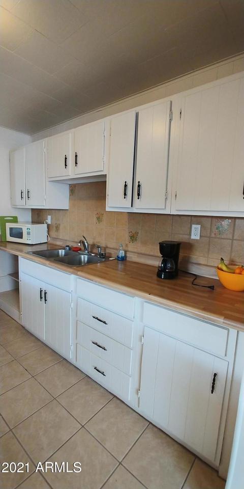 240 E Flint St, Benson, AZ 85602 photo 3