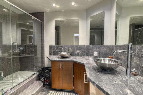 3220 E Hazelwood St, Phoenix, AZ 85018 photo 8