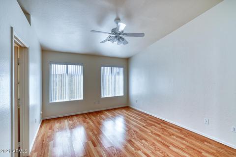 910 N Swan Dr, Gilbert, AZ 85234 photo 8
