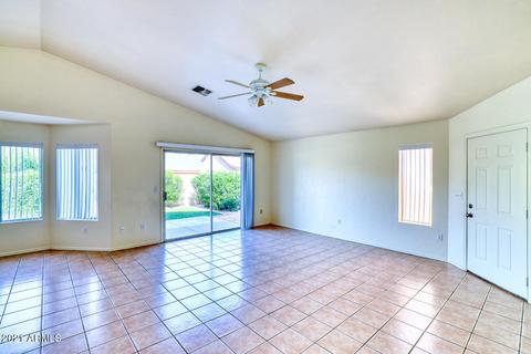 910 N Swan Dr, Gilbert, AZ 85234 photo 5