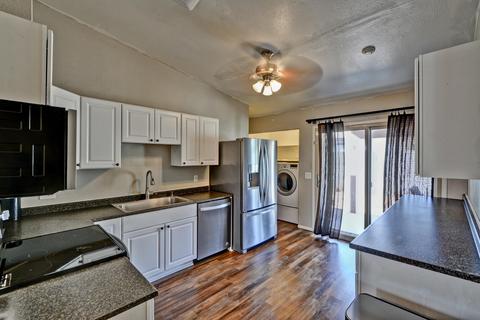 418 E Wickieup Ln, Phoenix, AZ 85024 photo 1