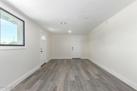 4012 N 64th Dr, Phoenix, AZ 85033 photo 8