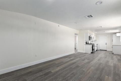 4012 N 64th Dr, Phoenix, AZ 85033 photo 3