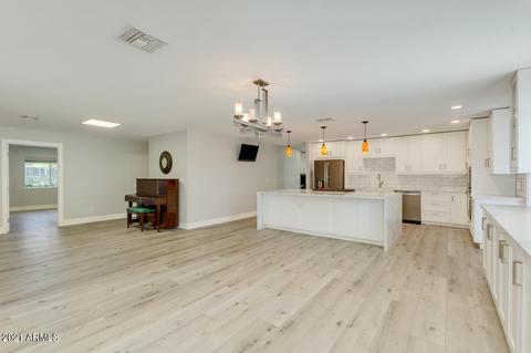 5425 E Cheery Lynn Rd, Phoenix, AZ 85018 photo 12