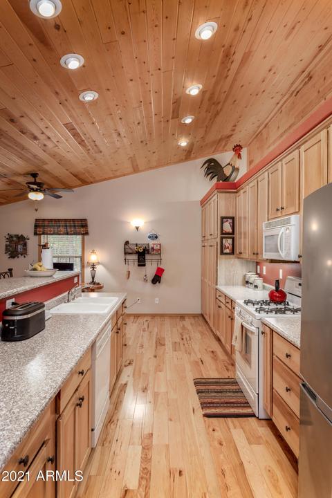 2286 Constellation Ln, Overgaard, AZ 85933 photo 8