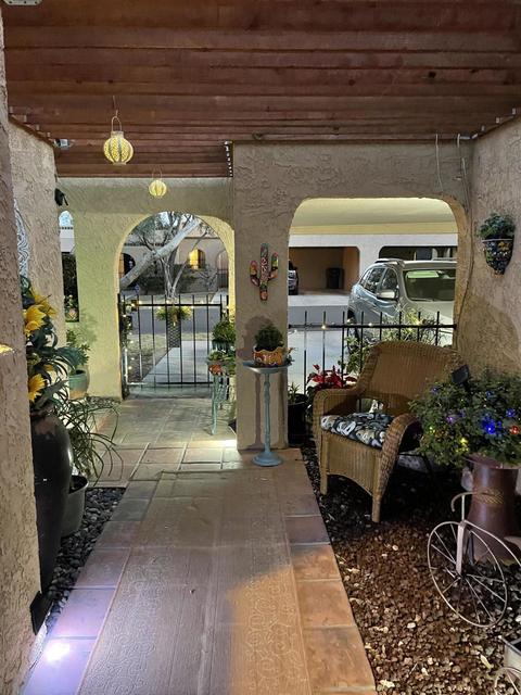 906 E Cochise Dr, Phoenix, AZ 85020 photo 2