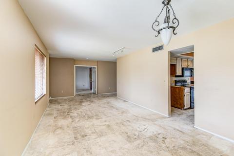 216 E Saint John Rd, Phoenix, AZ 85022 photo 4