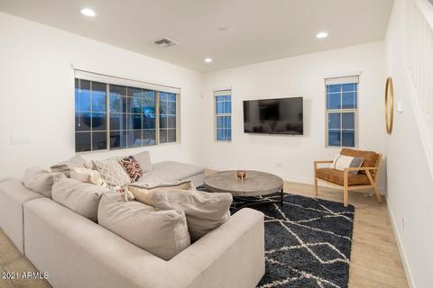208 E Brinley Dr, Tempe, AZ 85281 photo 2