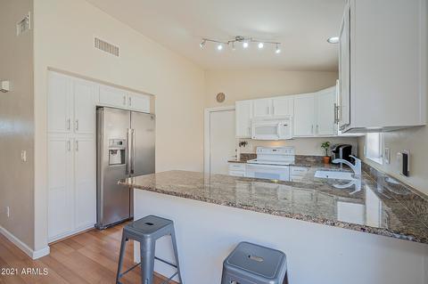 568 E Sherri Dr, Gilbert, AZ 85296 photo 16