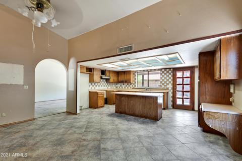 531 E Hackamore St, Mesa, AZ 85203 photo 4