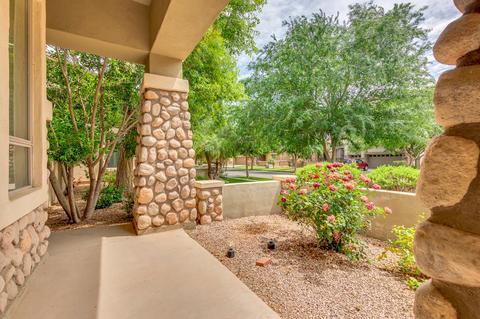 2924 E Comstock Dr, Gilbert, AZ 85296 photo 5