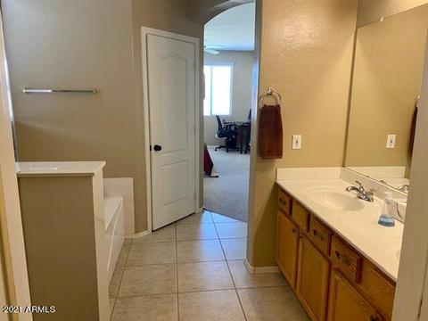 3374 E Santa Fe Ln, Gilbert, AZ 85297 photo 7