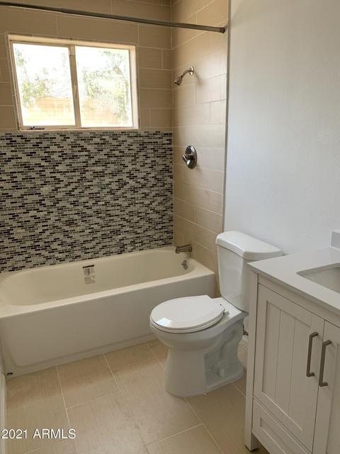2928 N 40th Dr, Phoenix, AZ 85019 photo 8