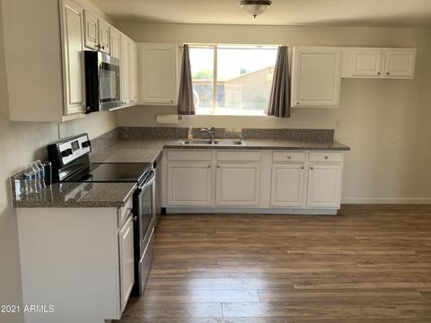 2928 N 40th Dr, Phoenix, AZ 85019 photo 3