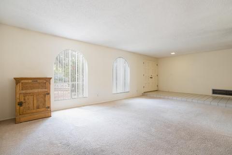 9075 N 28th St, Phoenix, AZ 85028 photo 3