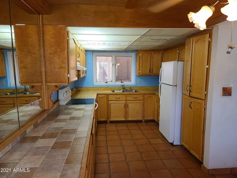 516 E Kachina Trl, Phoenix, AZ 85042 photo 7
