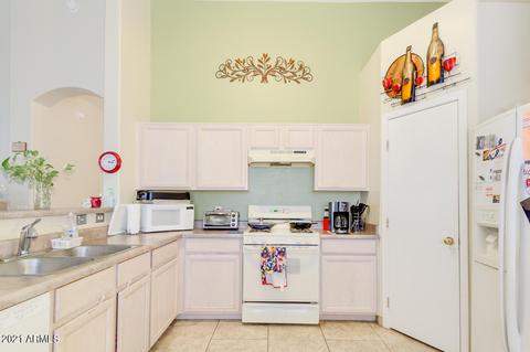 2461 W Hawks Eye Ave, Apache Junction, AZ 85120 photo 2