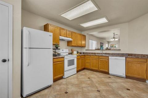 5743 E Flossmoor Cir, Mesa, AZ 85206 photo 2