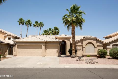 1824 E Pinto Dr, Gilbert, AZ 85296 photo 1