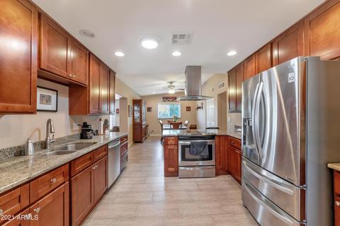 3643 E Laurel Ln, Phoenix, AZ 85028 photo 8