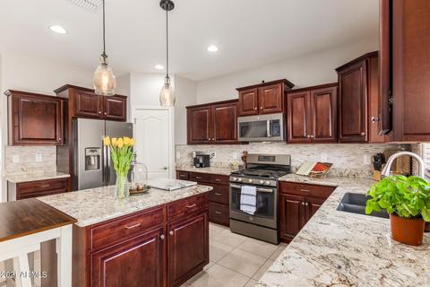 2678 E Gillcrest Rd, Gilbert, AZ 85298 photo 9