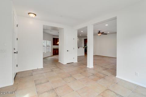 1074 S Hawk Ln, Gilbert, AZ 85296 photo 6