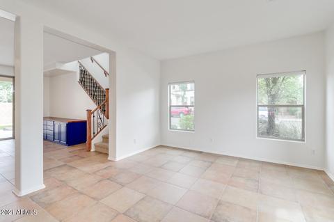 1074 S Hawk Ln, Gilbert, AZ 85296 photo 5