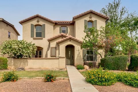 1074 S Hawk Ln, Gilbert, AZ 85296 photo 1
