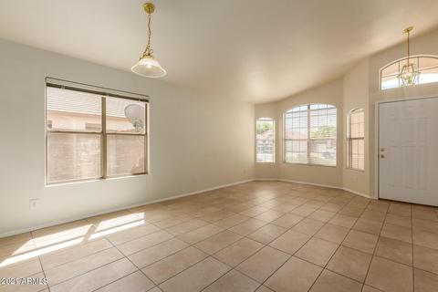 2112 E Willow Wick Rd, Gilbert, AZ 85296 photo 4