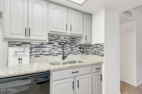 441 E Royal Palms Dr, Mesa, AZ 85203 photo 4