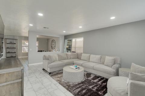 8946 E Plana Ave, Mesa, AZ 85212 photo 4
