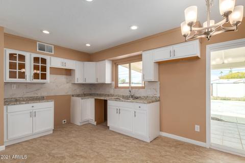 2122 E Carver Dr, Phoenix, AZ 85040 photo 4