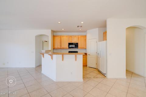 7047 S Golfside Ln, Phoenix, AZ 85042 photo 2