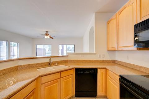 7047 S Golfside Ln, Phoenix, AZ 85042 photo 7