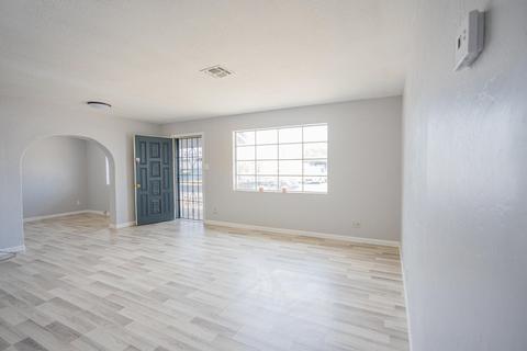 817 W Monte Way, Phoenix, AZ 85041 photo 3