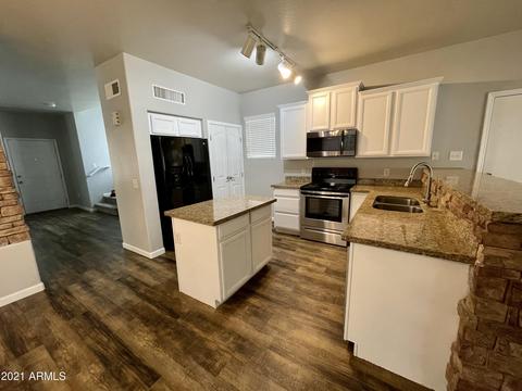 1389 S Pheasant Dr, Gilbert, AZ 85296 photo 3