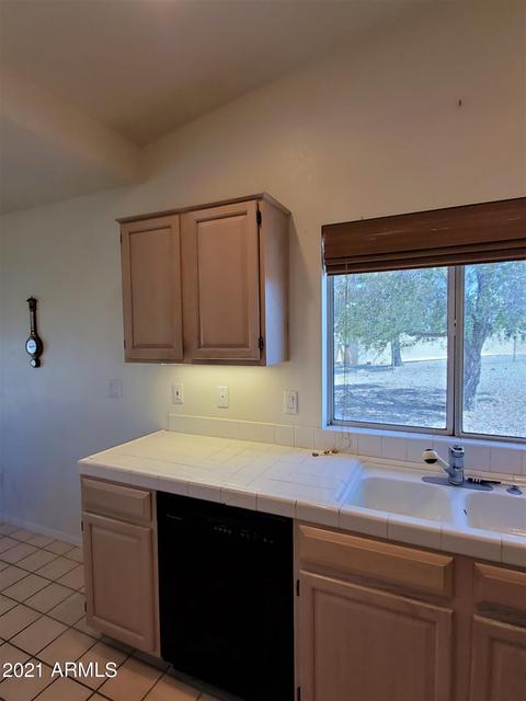 907 E Cholla Ct, Pearce, AZ 85625 photo 6