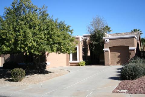 1805 S Morrison Ln, Gilbert, AZ 85295 photo 1