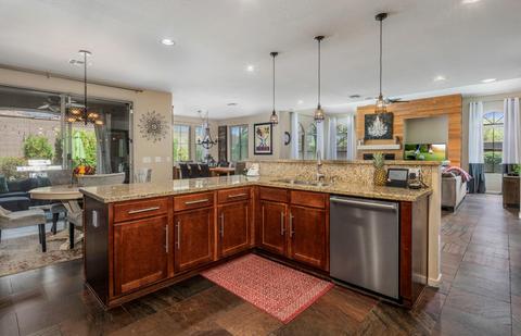 3988 E Robin Ln, Phoenix, AZ 85050 photo 7
