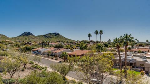 902 E Waltann Ln, Phoenix, AZ 85022 photo 5