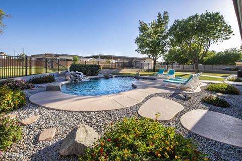 2511 E Arrowhead Trl, Gilbert, AZ 85297 photo 2